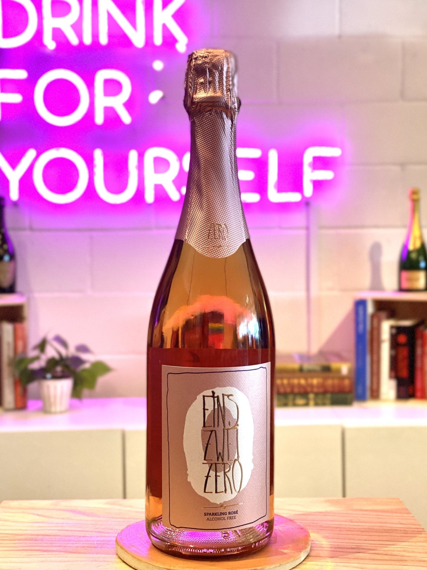 Leitz N/A 'Eins Zwei Zero' Alcohol-Free Sparkling Rosé, Germany - DECANTsf