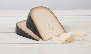 Load image into Gallery viewer, &amp;quot;Midnight Moon&amp;quot; Goat Milk Gouda, Cypress Grove, Holland (3.75oz) - DECANTsf
